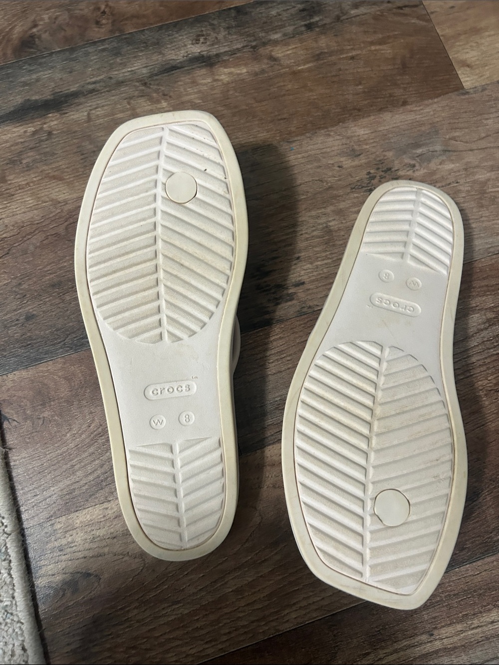 CROCS Women’s Ivory Strappy Toe-Ring Slide Sandals - Picture 5 of 6